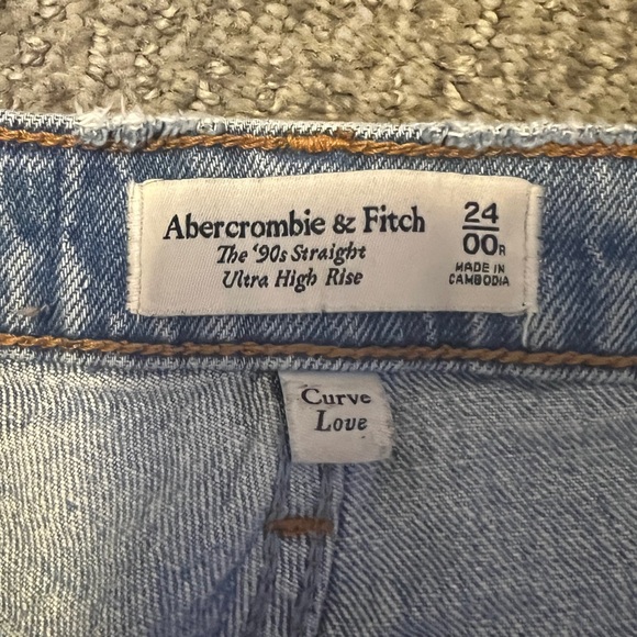 EUC Abercrombie & Fitch Curve Love Ultra High Rise 90s Straight Jean - Picture 5 of 5